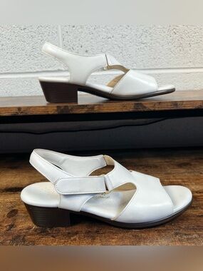SAS Sandals Suntimer White Leather Open Toe Block Heel Adjustable Strap 8.5